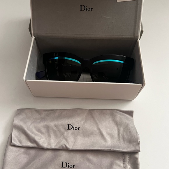 Dior Cat Eye Sunglasses - Picture 4 of 8